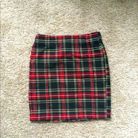 Plaid Mini Skirt - Picture 4 of 9